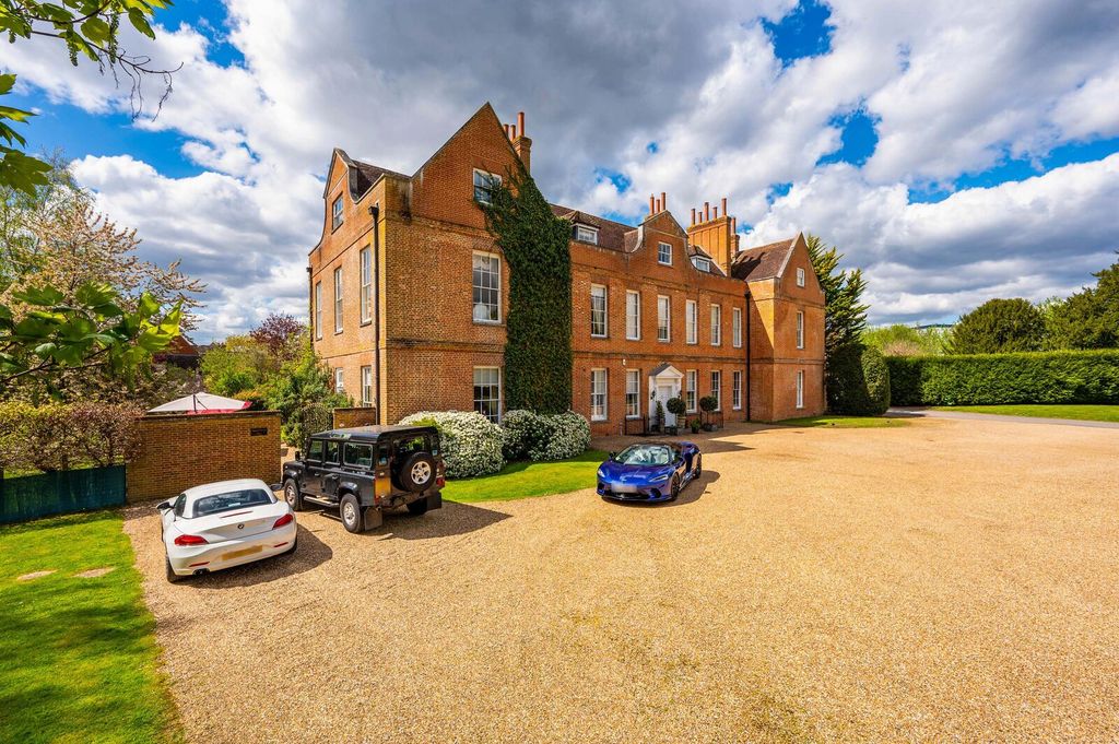 Property photo 1 of 33