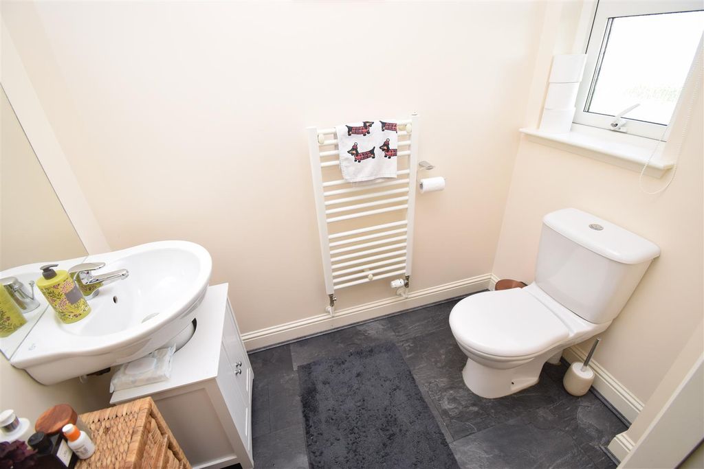 Property photo 2 of 18 WC.Jpg