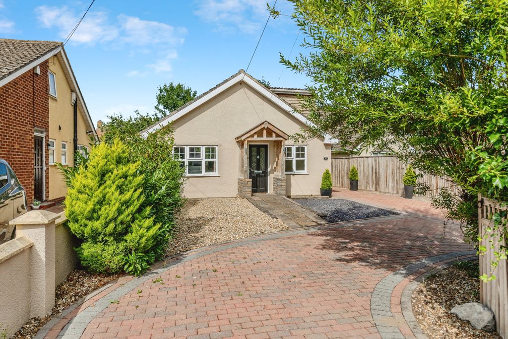Property photo 2 of 20