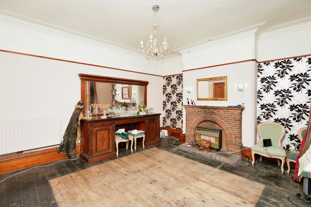 Property photo 3 of 20
