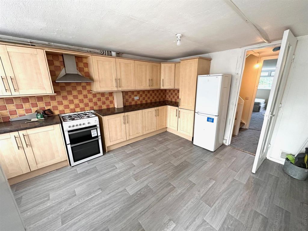 Property photo 1 of 14 Kitchen