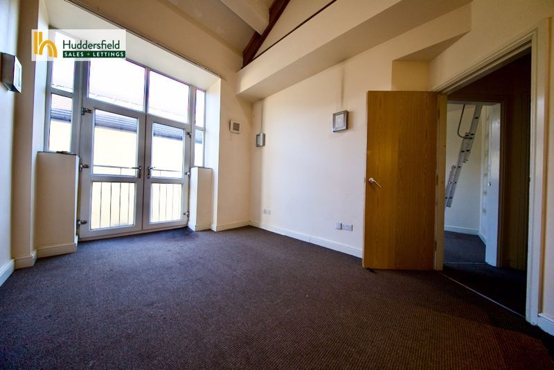 Property photo 2 of 11 Living Room.1