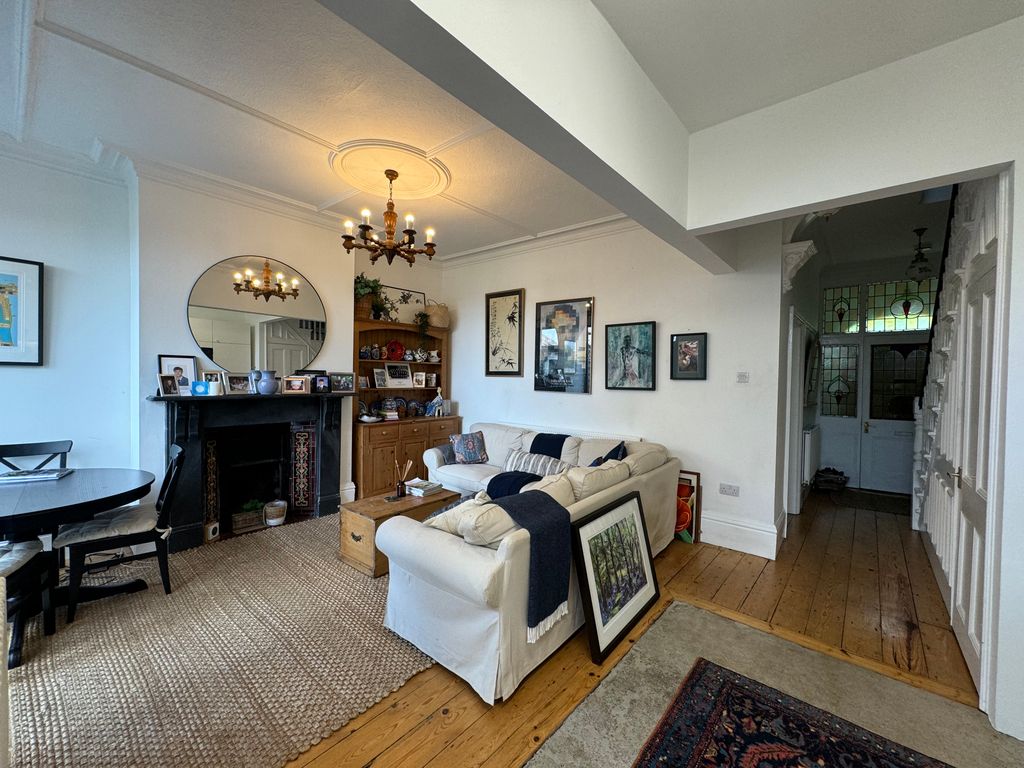 Property photo 3 of 21