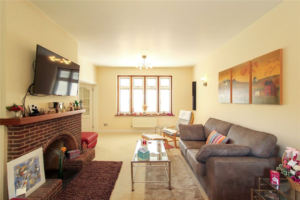 Property photo 2 of 21 Picture No. 17