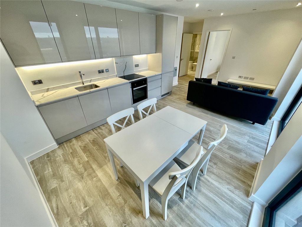 Property photo 2 of 9 3