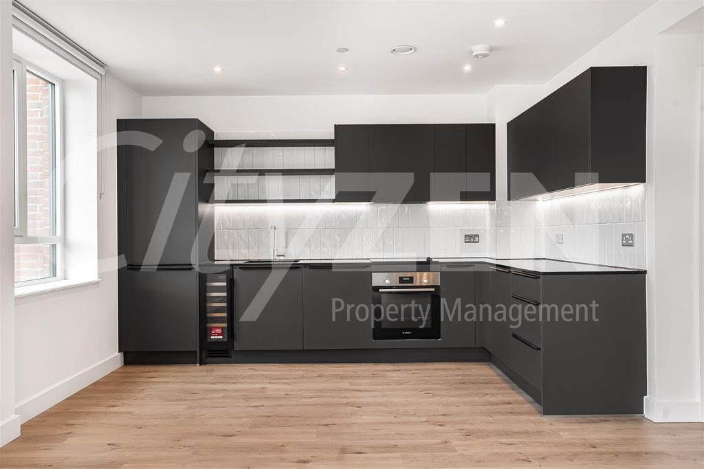 Property photo 2 of 19 Kitchen