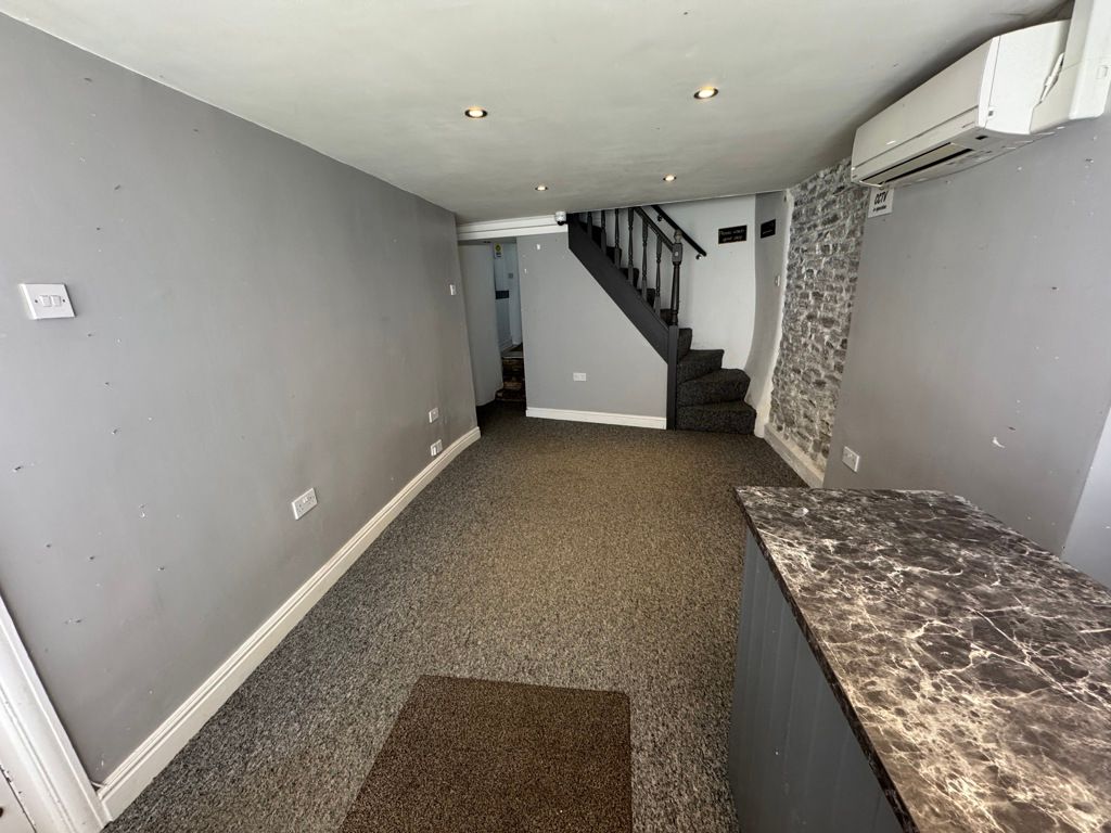Property photo 2 of 14 Photo 12