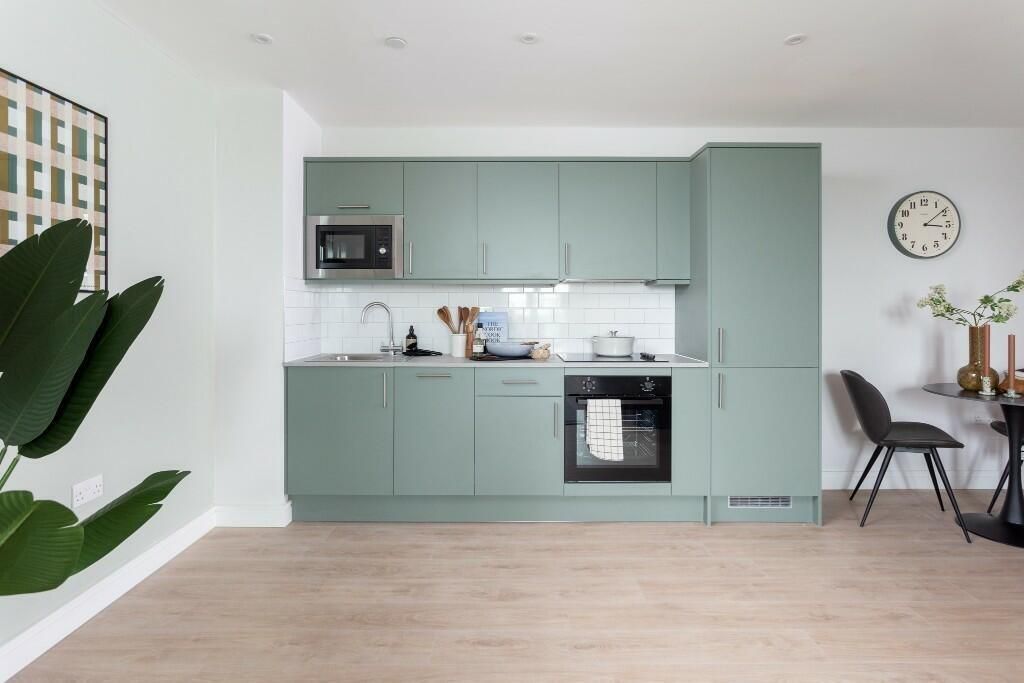 Property photo 1 of 9 3 Bed Flat To Rent Cliff End, Purley Cr8