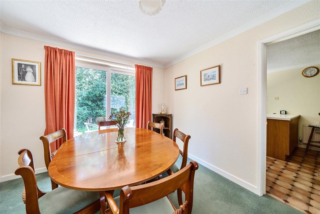 Property photo 3 of 20 Dining Area