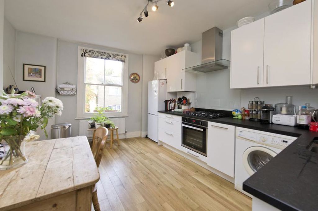 Property photo 2 of 8