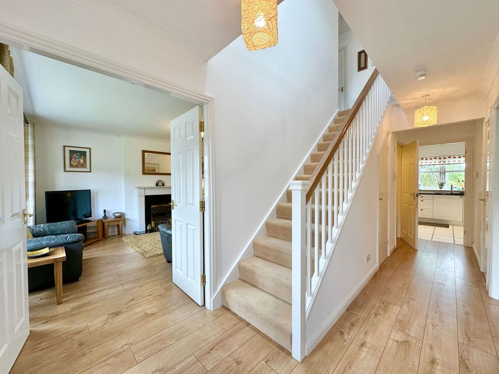 Property photo 2 of 34