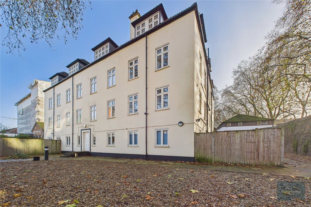 Property photo 1 of 10 Picture No. 18