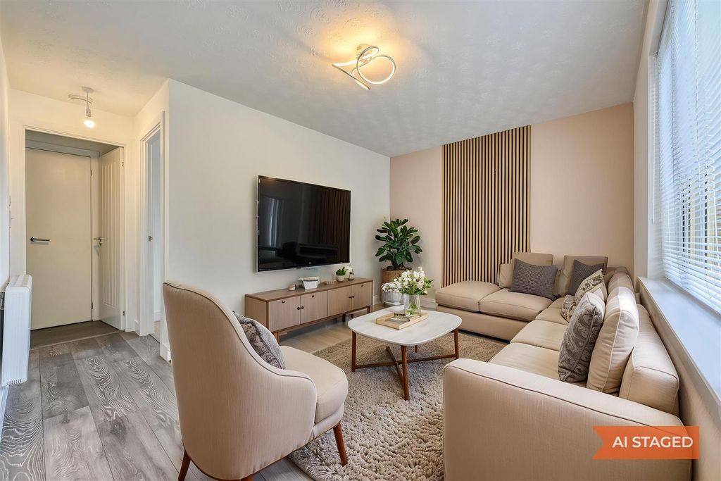 Property photo 2 of 10 Lounge