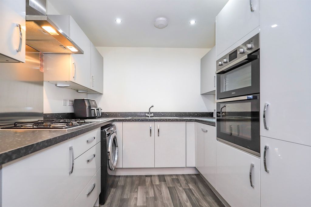 Property photo 2 of 19