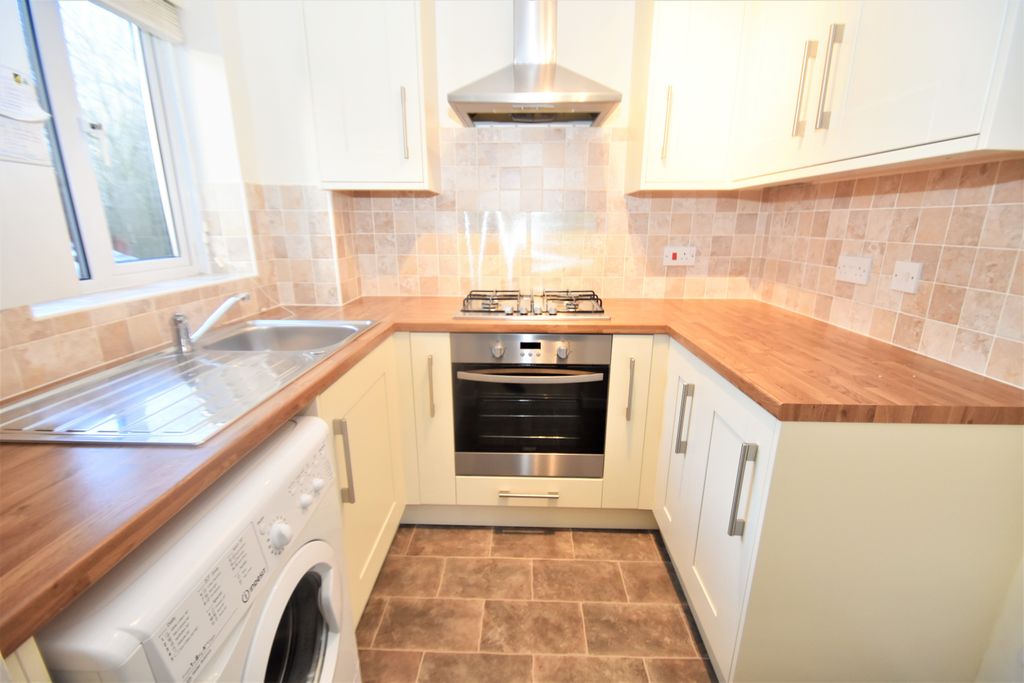 Property photo 3 of 8 Photo 04