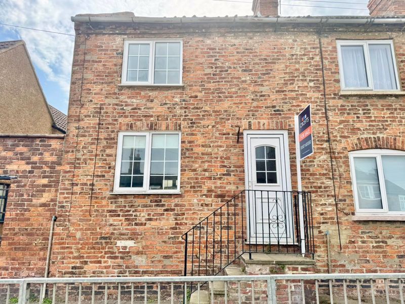 Property photo 1 of 10 Front