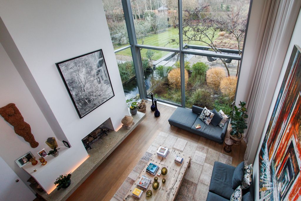 Property photo 3 of 46