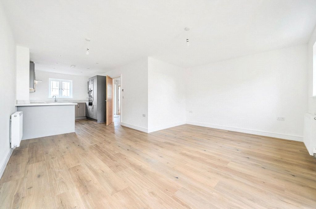 Property photo 2 of 14 Picture No. 13