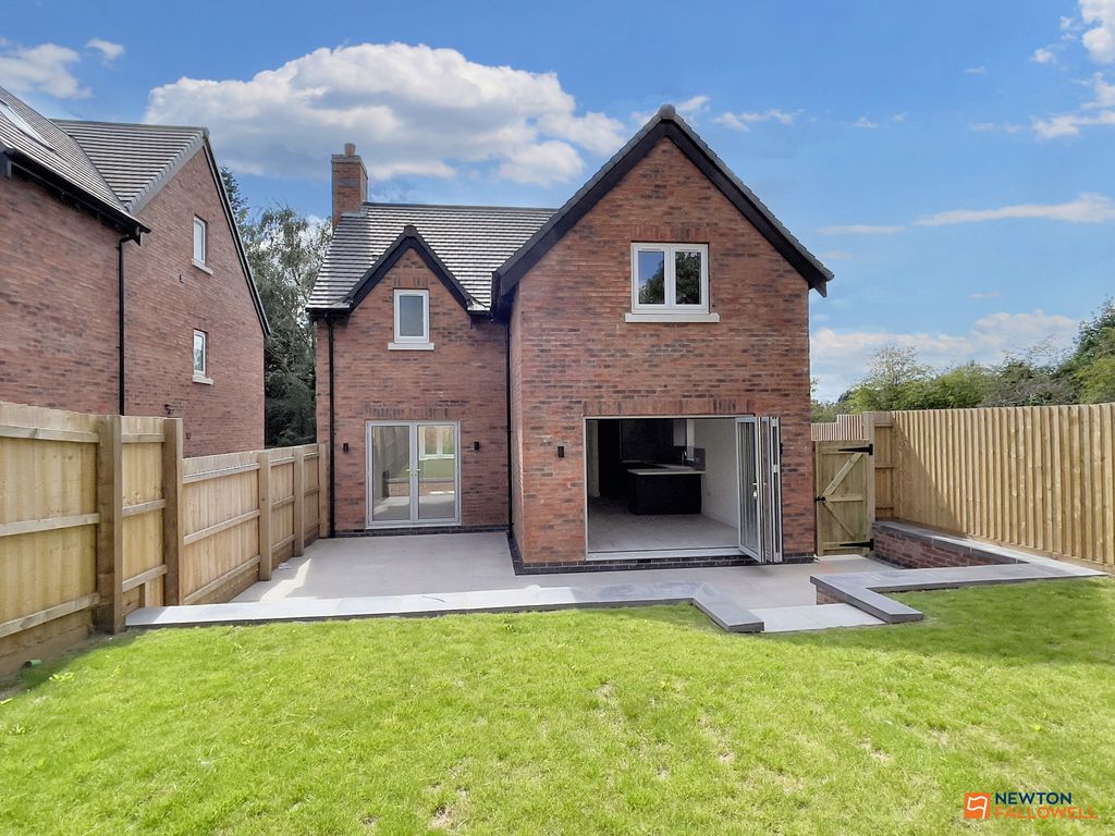 Property photo 2 of 37