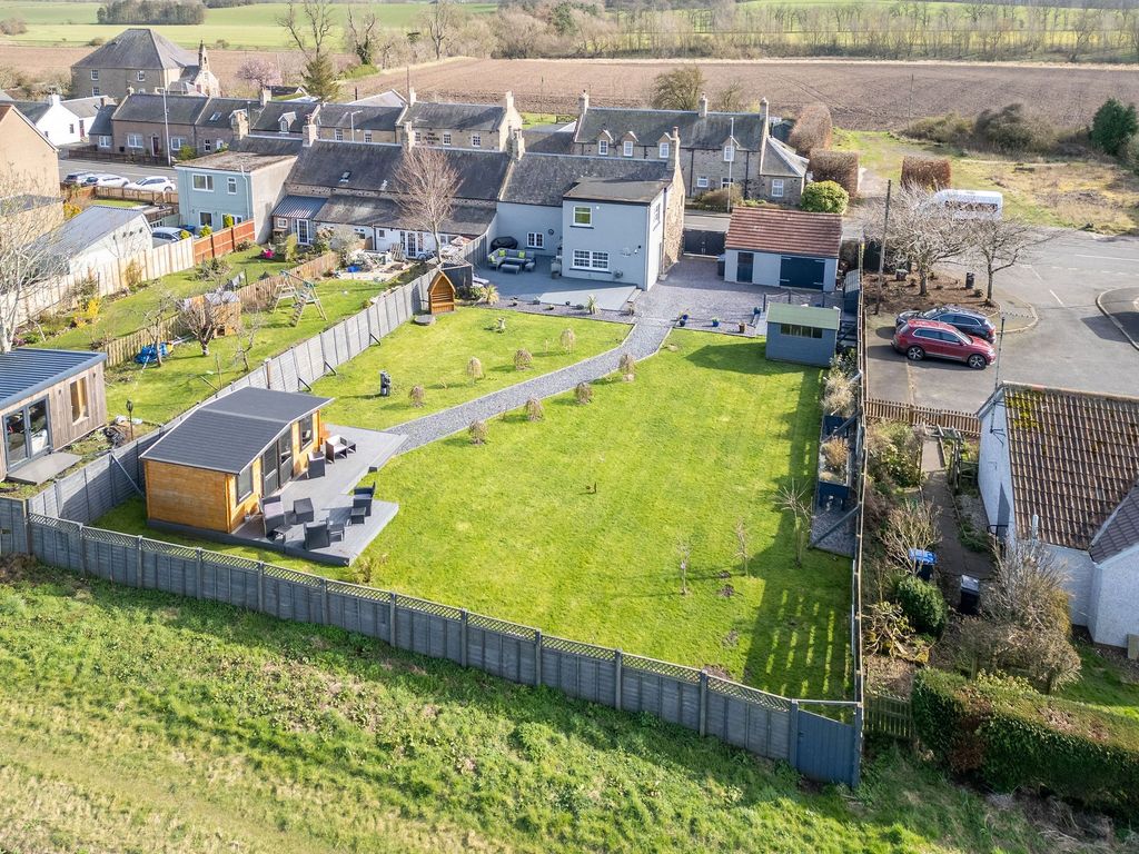 Property photo 2 of 48