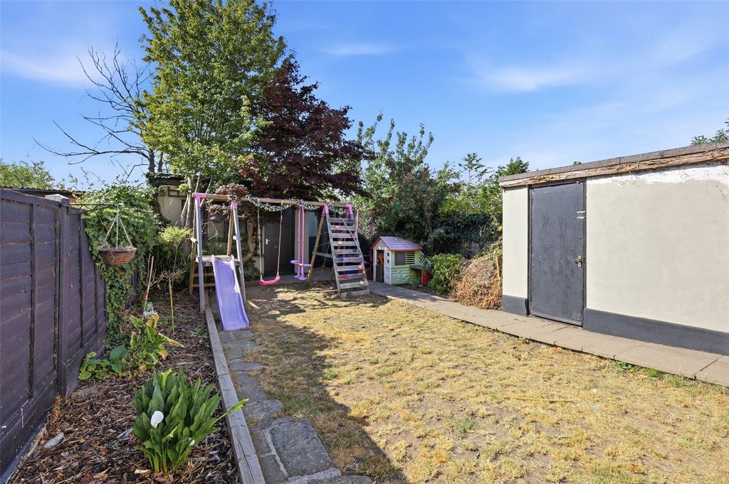 Property photo 2 of 18 Picture No. 25