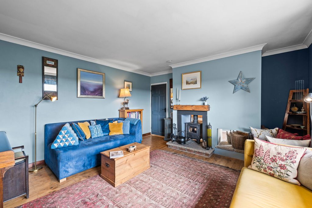 Property photo 2 of 36