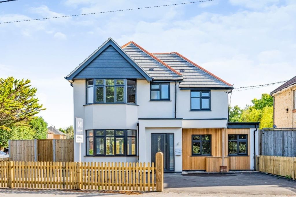 Property photo 1 of 25