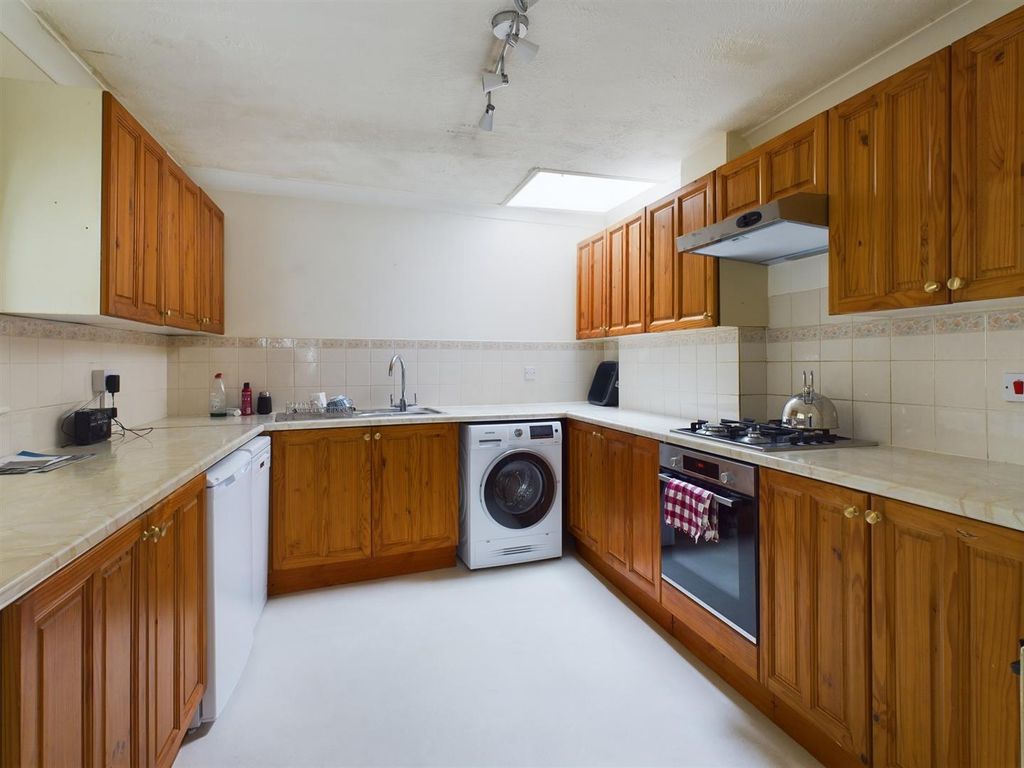 Property photo 2 of 16 Cam02534G0-Pr0210-Still003.Jpg