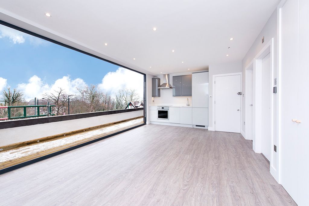 Property photo 2 of 8 Photo 4