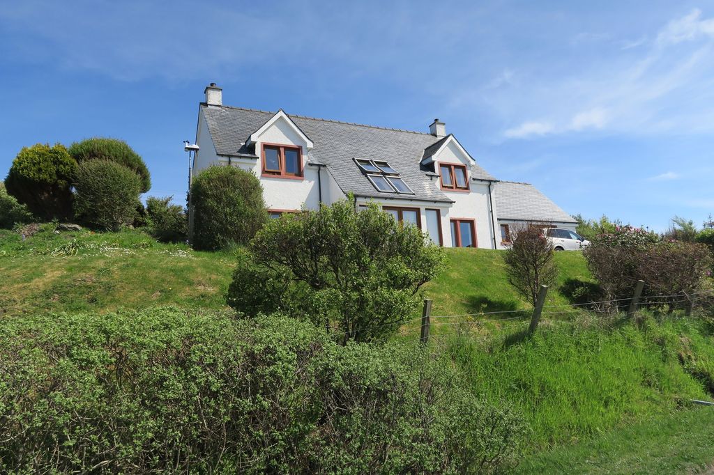 Property photo 2 of 34