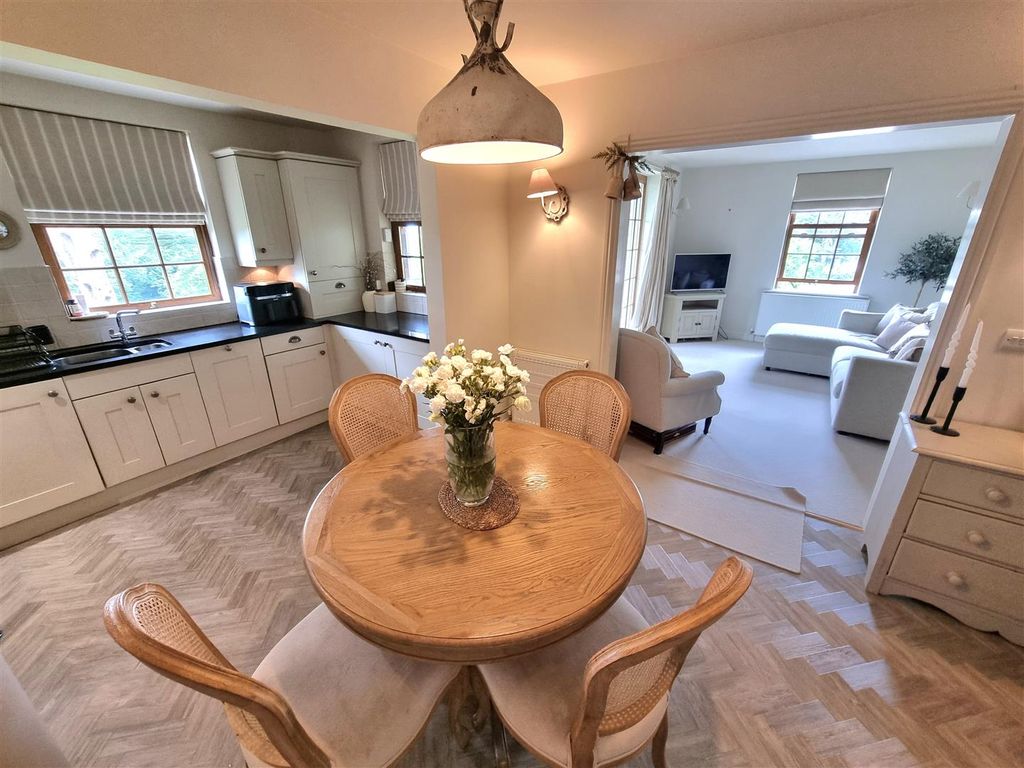 Property photo 2 of 15 Openplan.Jpg