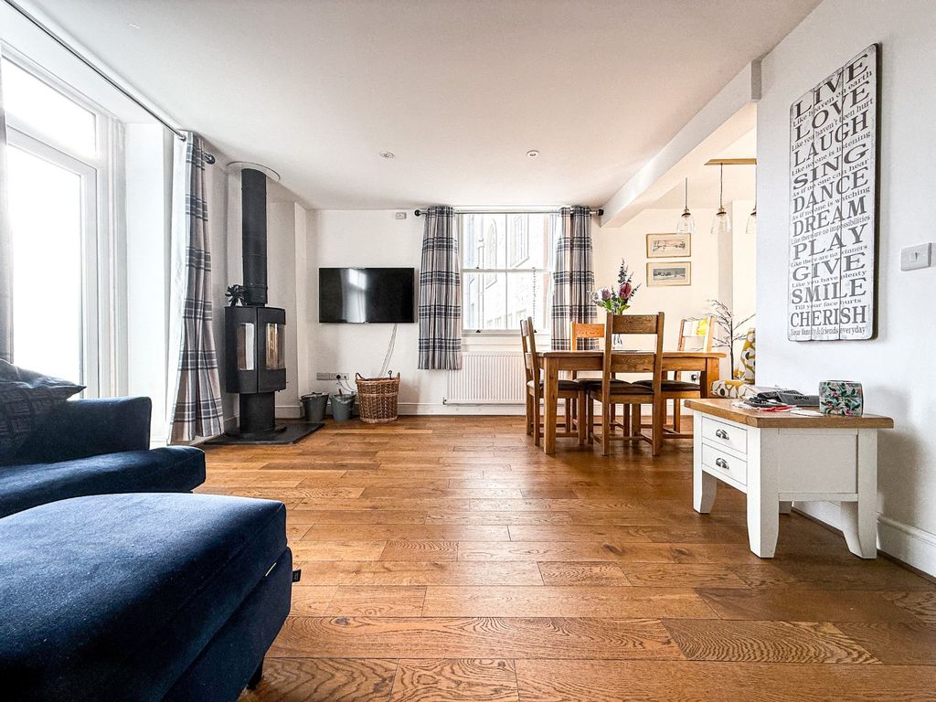 Property photo 3 of 18 4859463