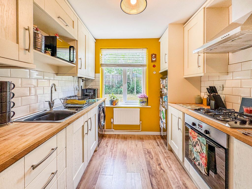 Property photo 3 of 13 Kitchen