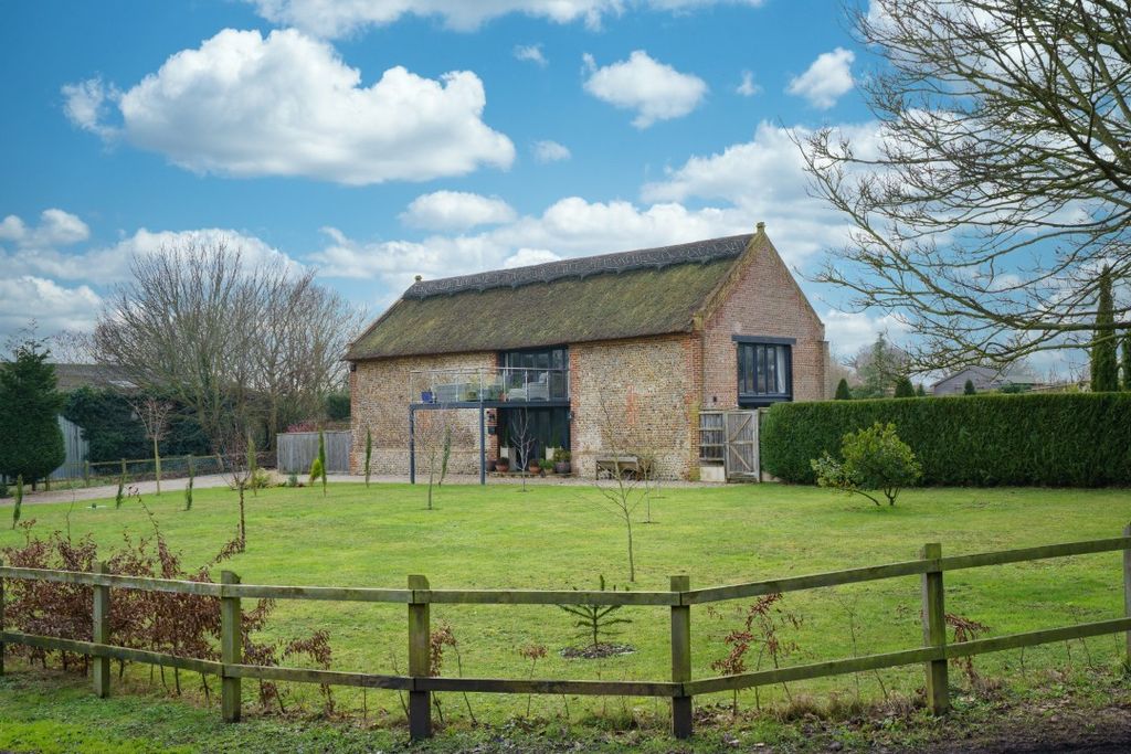 Property photo 3 of 31