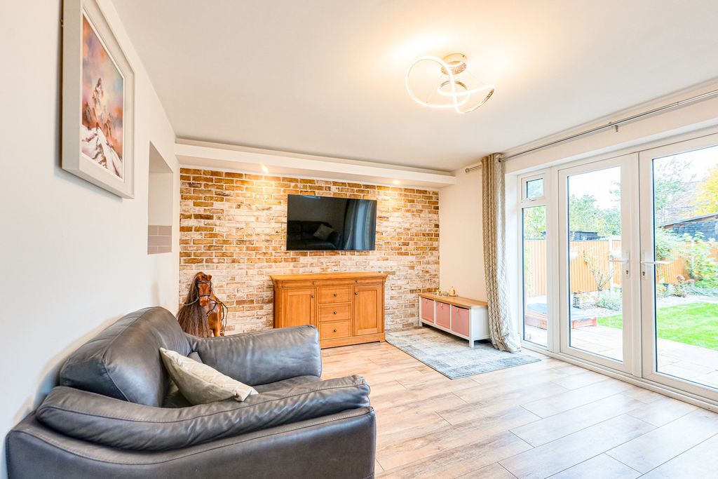 Property photo 2 of 24