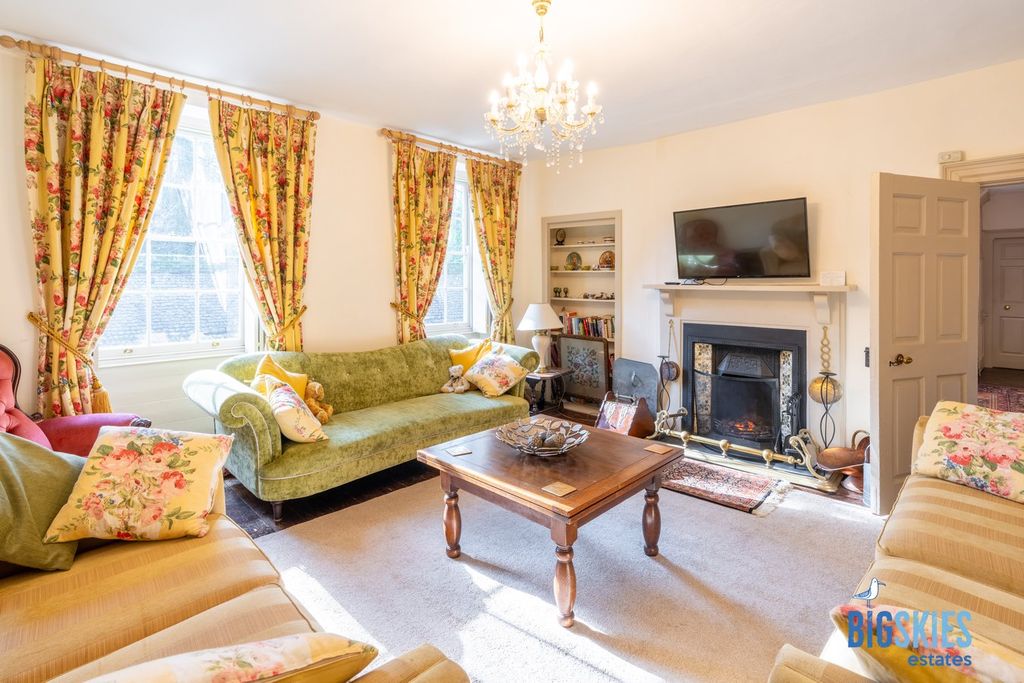 Property photo 3 of 49 Drawing Room