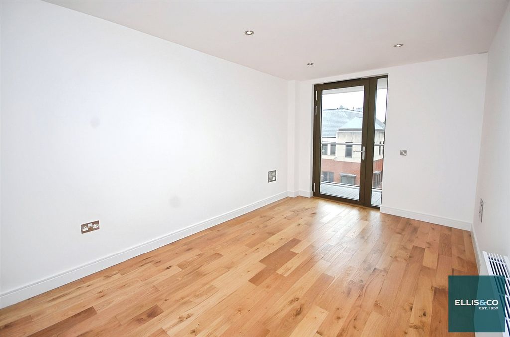 Property photo 3 of 10 Picture No. 17