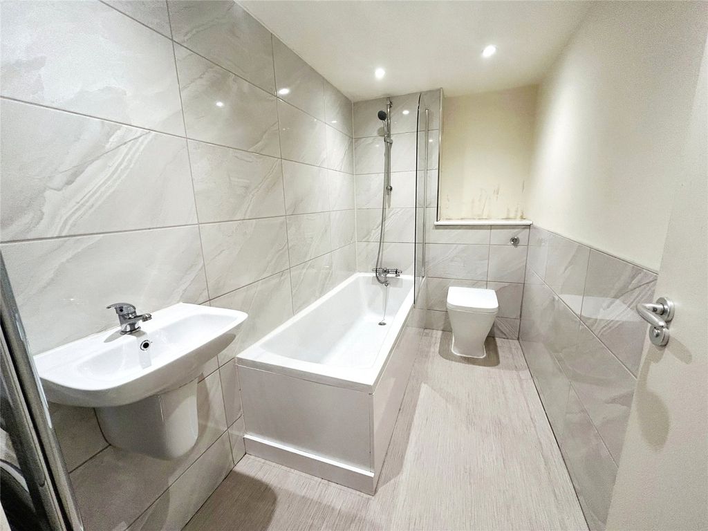 Property photo 3 of 16 Picture No. 01