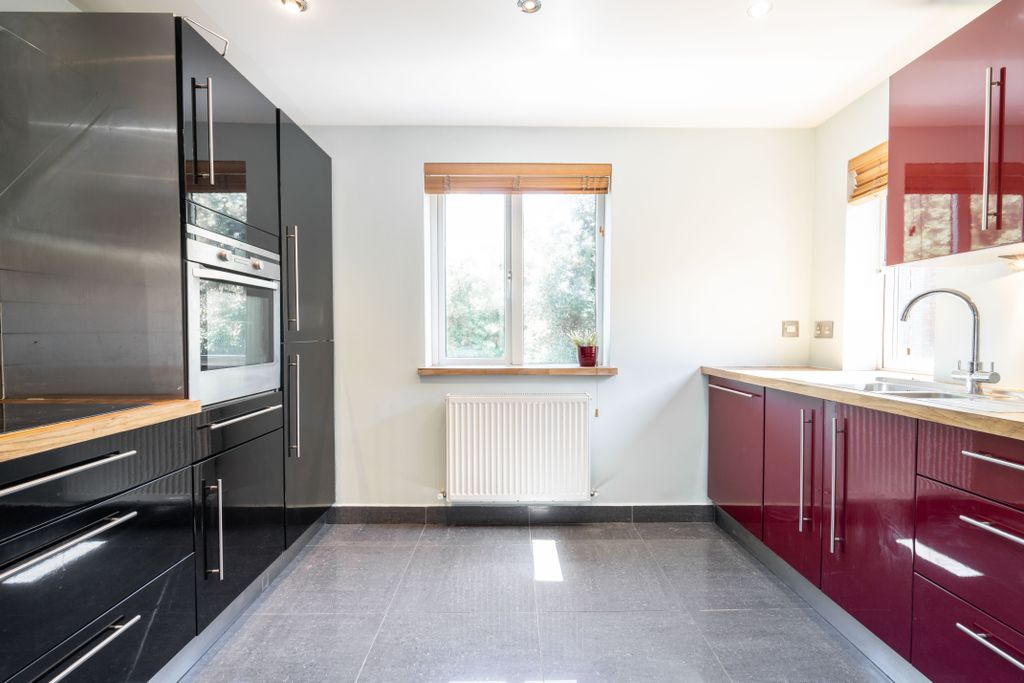 Property photo 2 of 14 5 Alton Rd- By Ben Parker-14