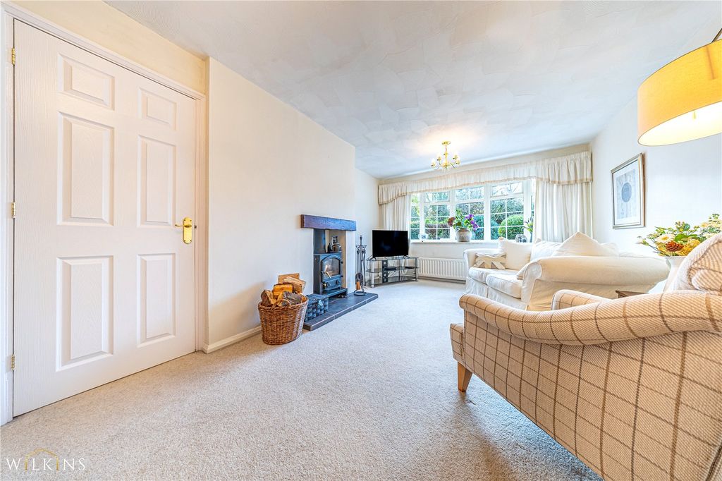 Property photo 2 of 32 Picture No. 13