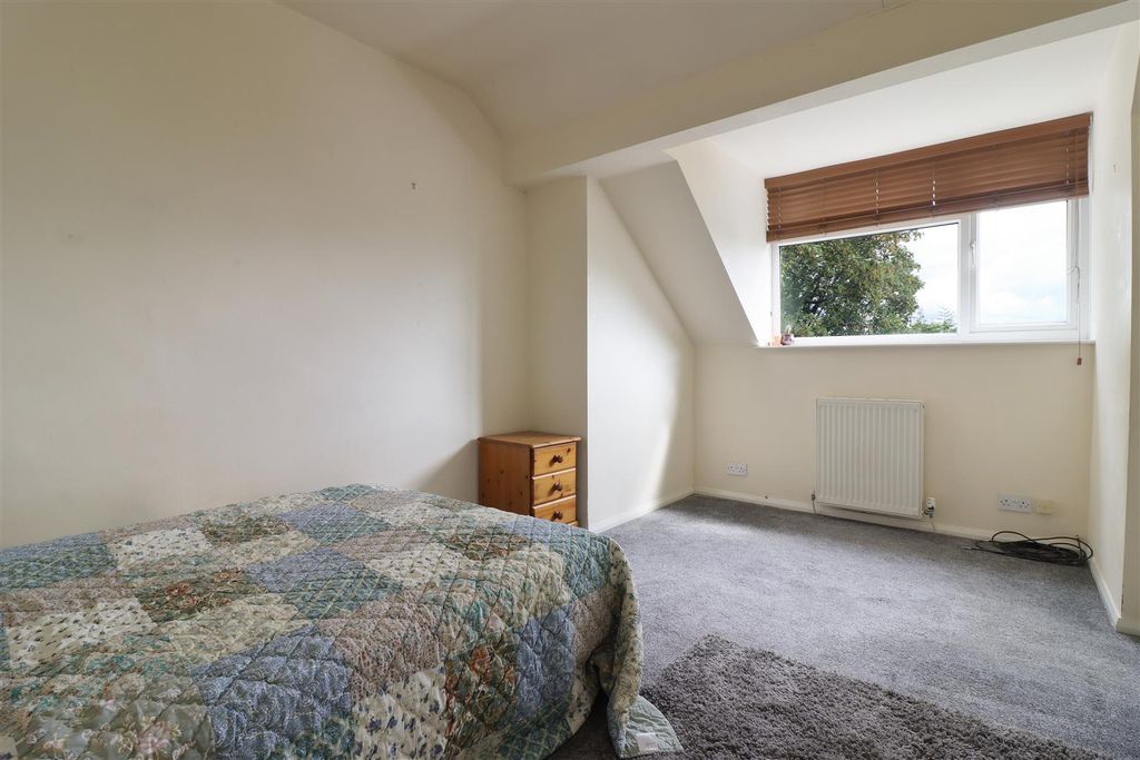 Property photo 3 of 14 Bedroom 1