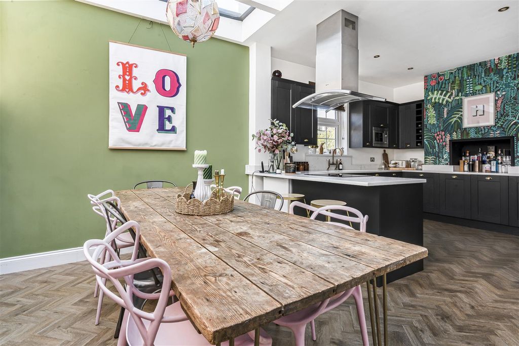 Property photo 2 of 18 Kitchen Dining Room
