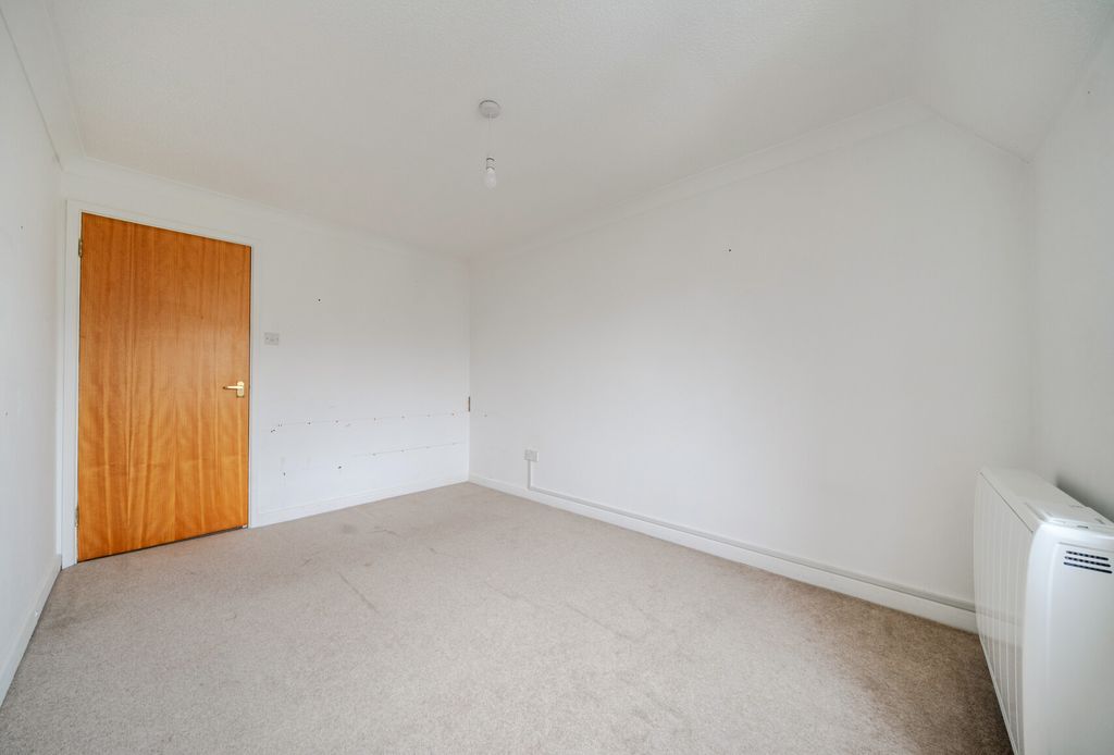 Property photo 2 of 19 1403889-17-6970c4...