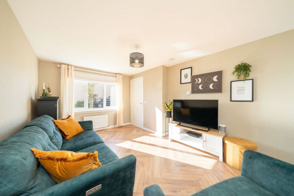 Property photo 3 of 27 Photo 7