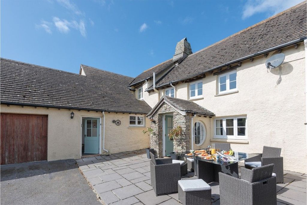 Property photo 1 of 25