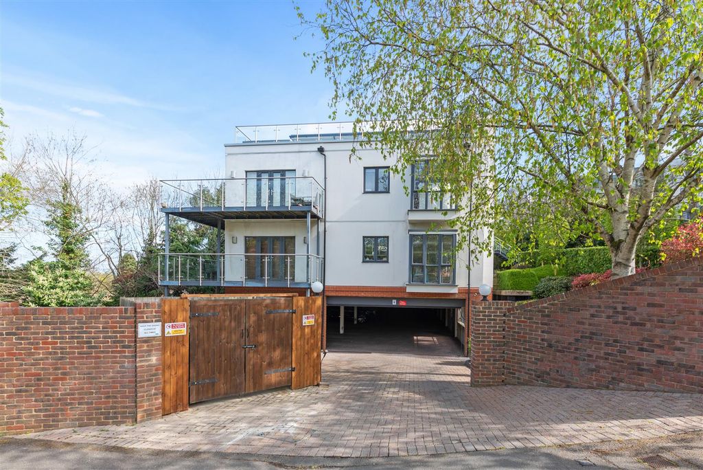 Property photo 2 of 21 Apartment 4, The Edge 30.Jpg