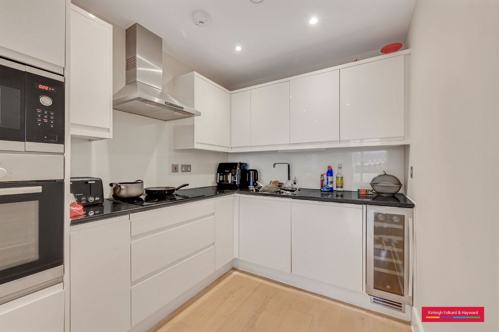 Property photo 2 of 10 Picture No. 18