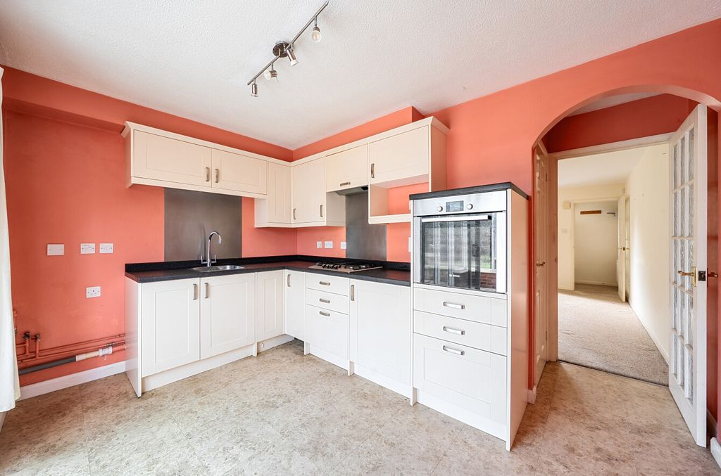 Property photo 2 of 19 1465247-12-6A0d7d...