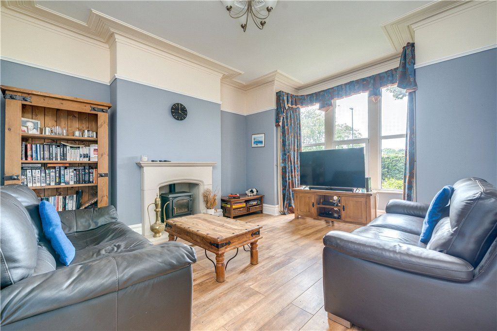 Property photo 2 of 19 Sitting Room