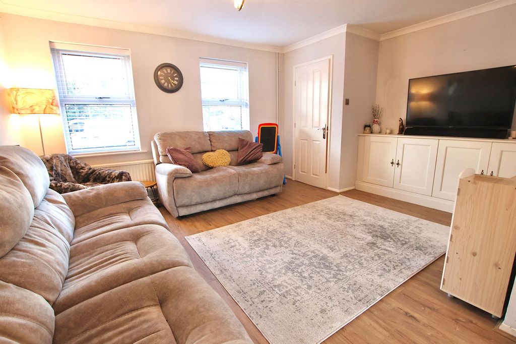 Property photo 3 of 26